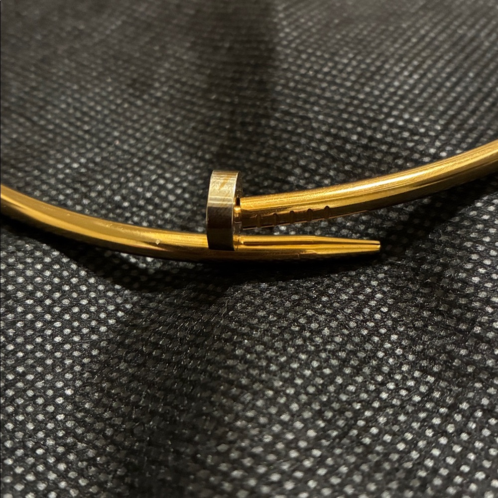 Elegant Gold Choker - Picture 3 of 3